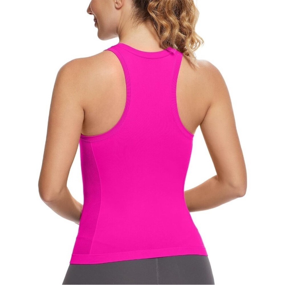 EUC WOMEN’S TITLE NINE PRETTY PINK RACERBACK SWIFT TANK SIZE MEDIUM